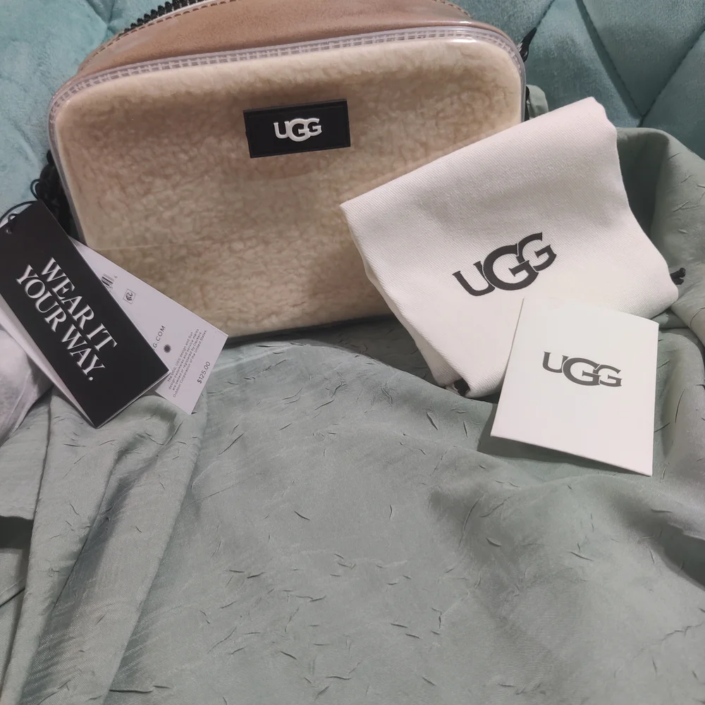 UGG Cream Fleece Cosmetic Bag - Picture 3 of 7